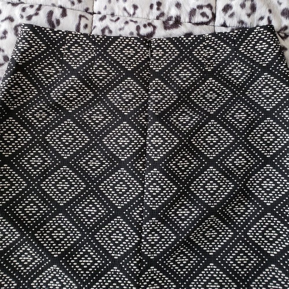 Kasper Black & White Geo Jacquard Skirt Sz 8 - Picture 5 of 8